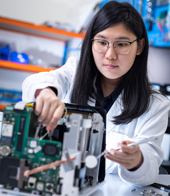 Life Sciences Product Development & Manufacturing Services